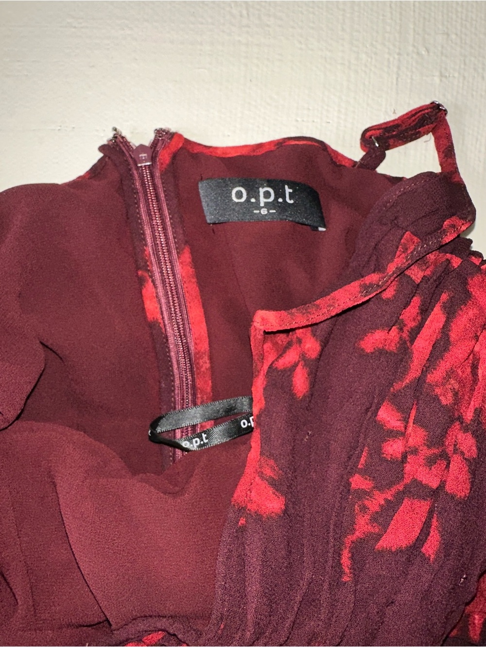 Few Moda Corinne dress - Crimson Floral - Red Floral Maxi Dress w Ruching - Picture 4 of 7